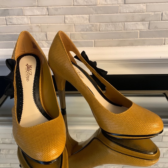 Lela Rose Shoes - Lela Rose (For Payless) heels w/ black bow accent! Mustard color/weave pattern!